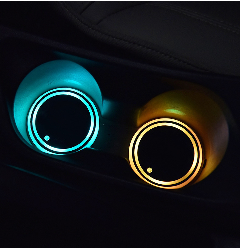 Podświetlana podstawka LED do uchwytu na kubek – więcej klimatu w Twoim aucie - obrazek 3